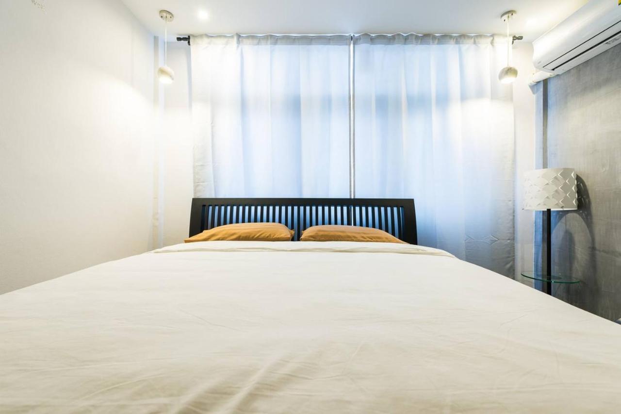 Inner Old Town 196 Chic Guesthouse - Self Check In バンコク都 エクステリア 写真