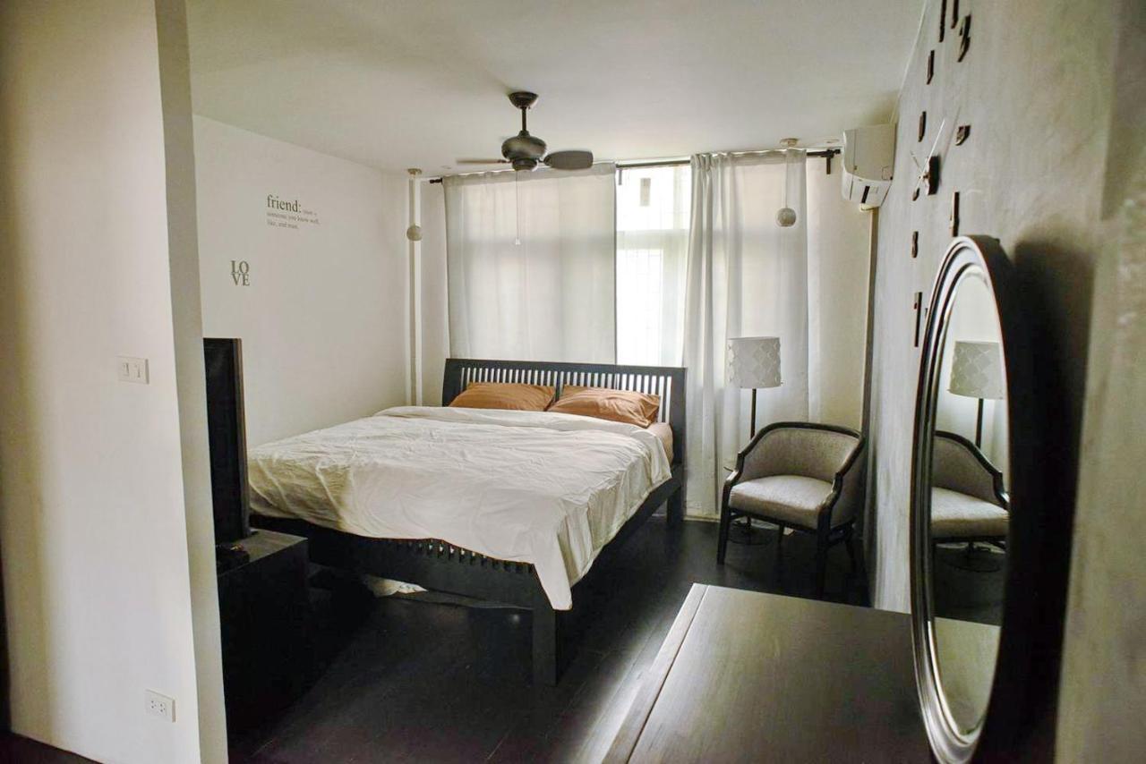 Inner Old Town 196 Chic Guesthouse - Self Check In バンコク都 エクステリア 写真